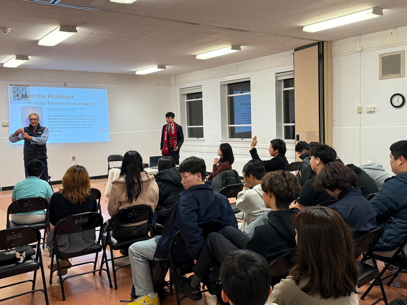 受邀嘉宾在 Striders EDU 活动中分享。